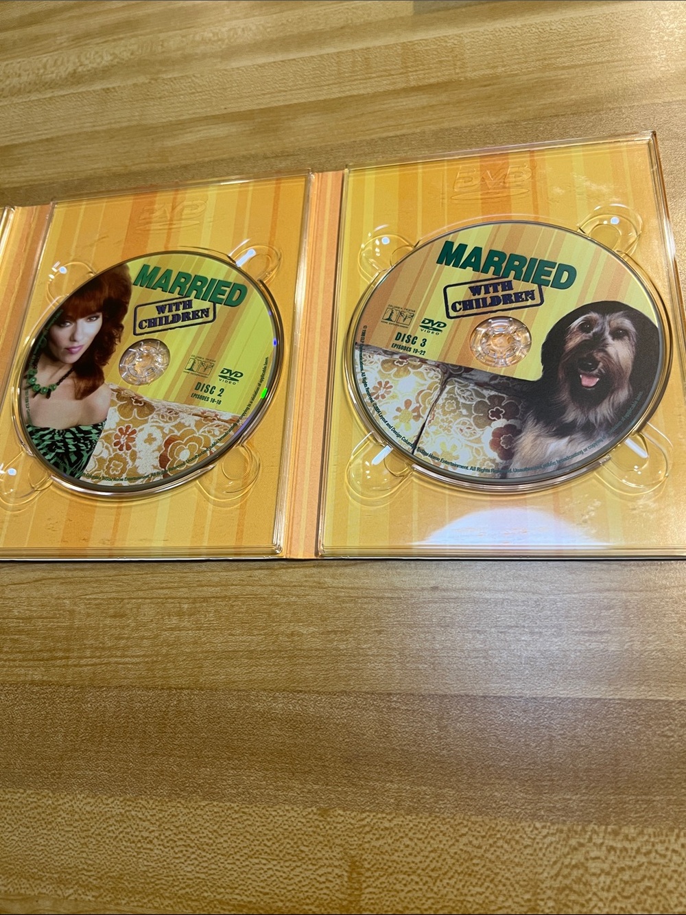 #2721* Married with Children Poster Featuring Main Cast - Blue & Green - Picture 4 of 17
